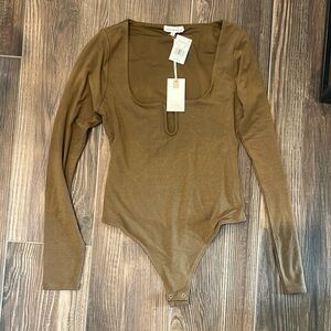 Good American Green Fitted Long Sleeve Bodysuit